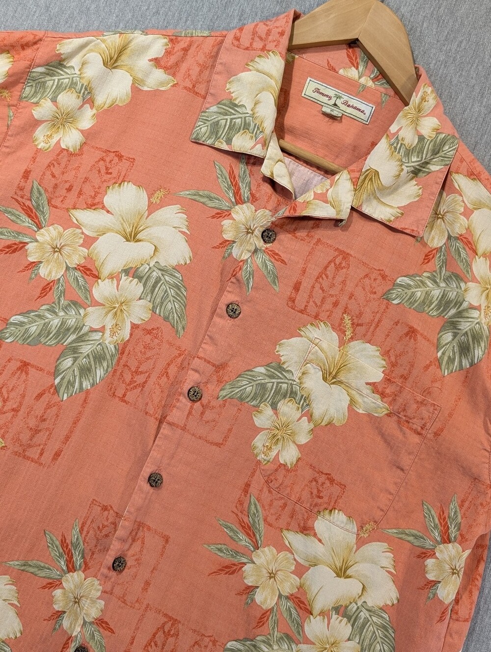 Tommy Bahama Silk Hawaiian Floral Shirt Men's XL Bright Pink Yellow Short Sleeve